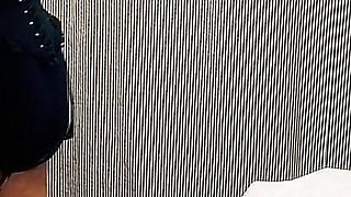 Midnight Desires: Mastering the 28cm Strapon in Our Bedroom