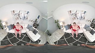 Bunny DelaC's voluptuous curves mesmerize in a raw virtual display