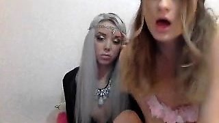 Teen Fingering Mature Lesbian