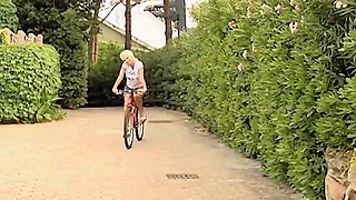 Look at My Perfect Body I Undress for You