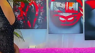 69 with Simultaneous Squirt: Dripping Into Mouths at the Same Time