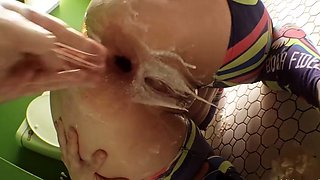 Sophi Burnz anal fisting