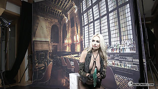 Lena Love - 413 - Photoshoot Backstage