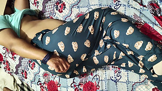Bhabhi Devar Sex in Bedroom When Husband Not in Home