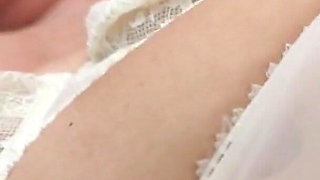 Sexy British MILF Kitty Cream Masturbates in Bed