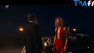 Margot Robbie Ass, Orbs Vignette in Babylon