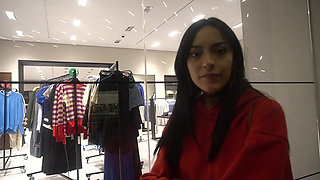 She Got Stood up at the Mall, so I Took Her to My Place to Console Her with My Cock.