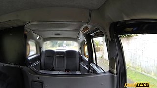 Faux taxi - i dump my sperm over her Big Ass after she showed me her thick natural knockers