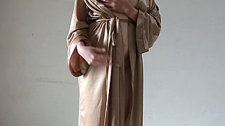 NEW HYPER INDO GIRL READY TO TAKE A SHOWER STRAIGHT