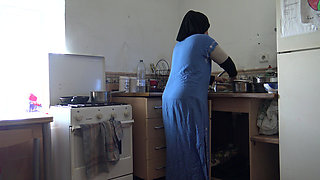 HOMEMADE HARD FUCKING ARAB WIFE IN KITCHEN