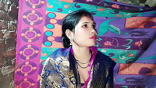 Beautiful Bride in Banarasi Saree Had a Lot of Fun in the Sex Room