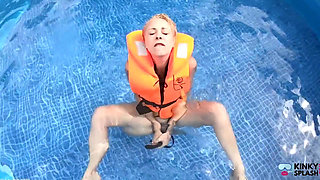 Life Jacket Vibe Play in the Pool