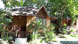 Beach cutie loves to fuck strangers