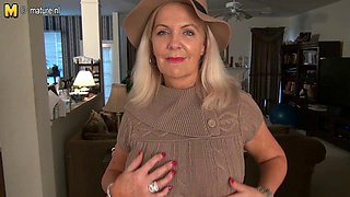 Housewife MILF Blowjob