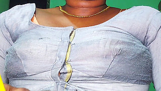 Indian Cheating Wife Kavita Has Romance in Kitchen