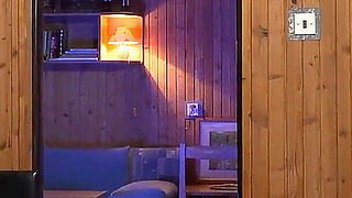 Ski Geil Kitchen Seduction with Hot Brunette Beauty