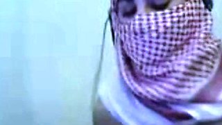 Arab Girl with Big Boobs on Webcam