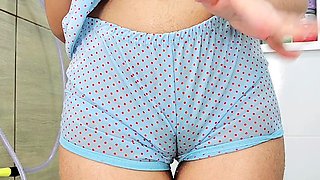 showing her wet camel toe, sharing her pussy in the