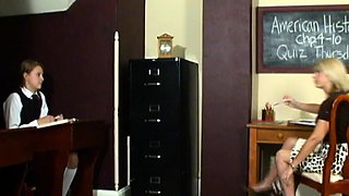 Amateur blonde is giving oralsex to a loving brunette