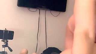 My Girlfriend Gives Me a Relaxing Massage with Her Pussy on My Ass