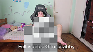 Puting cream in my whole body after the gym