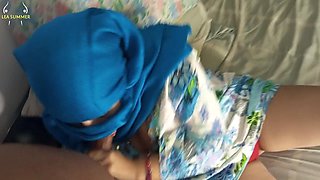 Arab woman in hijab sucks her perverted neighbor's black cock after he shows it to her. - Masturbation