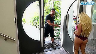 Big Tit Next Door Neighbor Needs Some Computer Love - Nikki Delano