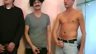 The Gynecologist Knows Where To Put His Hands - Clarissa Salvi, Alexa Grandi And Pierre Dj