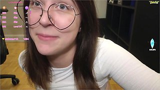 Busty Amateur Ignites Passion in Homemade Play