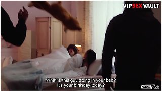 Apolonia Lapiedra Shows How To Have A Perfect First Time