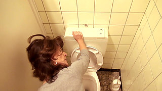 Horny Mature Granny Bathroom and Bed Fuck Fest