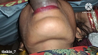 Wife of Desi village put her in her mouth