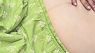 Smooth Aunty's Big Boobs Amateur Massage with Hindi Talking