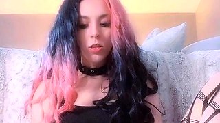 Cute amateur webcam teen girl toying pussy on webcam