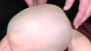 Deutsche Amateur-MILF im Fesselspiel muss einen kleinen Schw