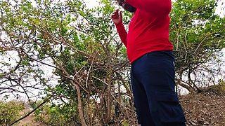 Aaj mer mere sath bahar outdoor me bathroom karne aai thi subah subah jangle me mera mood ban gaya aaur uski gand mar di - bhabh