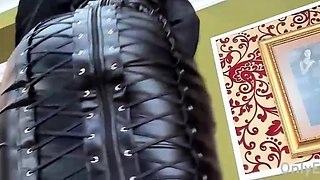 Flexible pale brunette with foot fetish does hot footjob