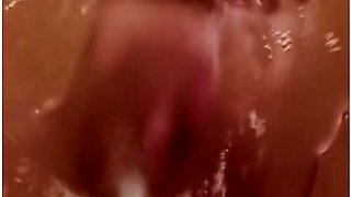 Amateur Selfies Pee People In Their 30s, Golden Shower Overflowing