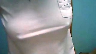 Filipina babe reveals big boobs and pussy on Skype
