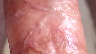 Excellent Close-up! Fucking a Wet Pussy and Covering It with Cum