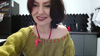 Mature Seduces You Without Being Completely Naked