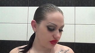 Hair washing and raw hair brushing with wonderful make-up