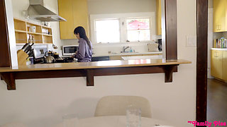 Insatiable Step Sister - S5:e2