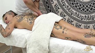 Secret Massage Con Loladoll: Masaje, Tension Y Placer