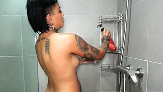 Thai skater teen relaxing on a big cock