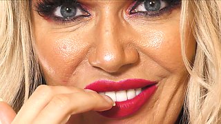 Masturbating MILF Amber in sexy lingerie shows off her tight ass and perfectly trimmed snatch