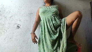 Indian beautiful sister-in-law put sex toy in her pussy in memory of husband and drained the water from the pussy