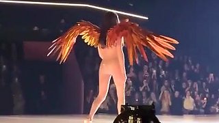 Adriana Lima Bum, Titties Sequence in Victoria's Secret Style Showcase 2005