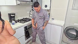 Un Fontanero Hace Tragar Su Semen A Una Puta Colombiana - Jacob Newman
