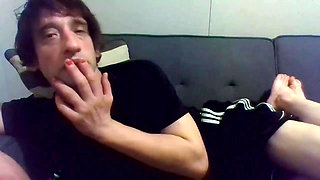Pretty Feet and Nails, Vaping